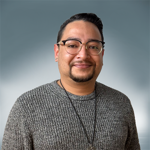 Elvin CedenoStaff Image